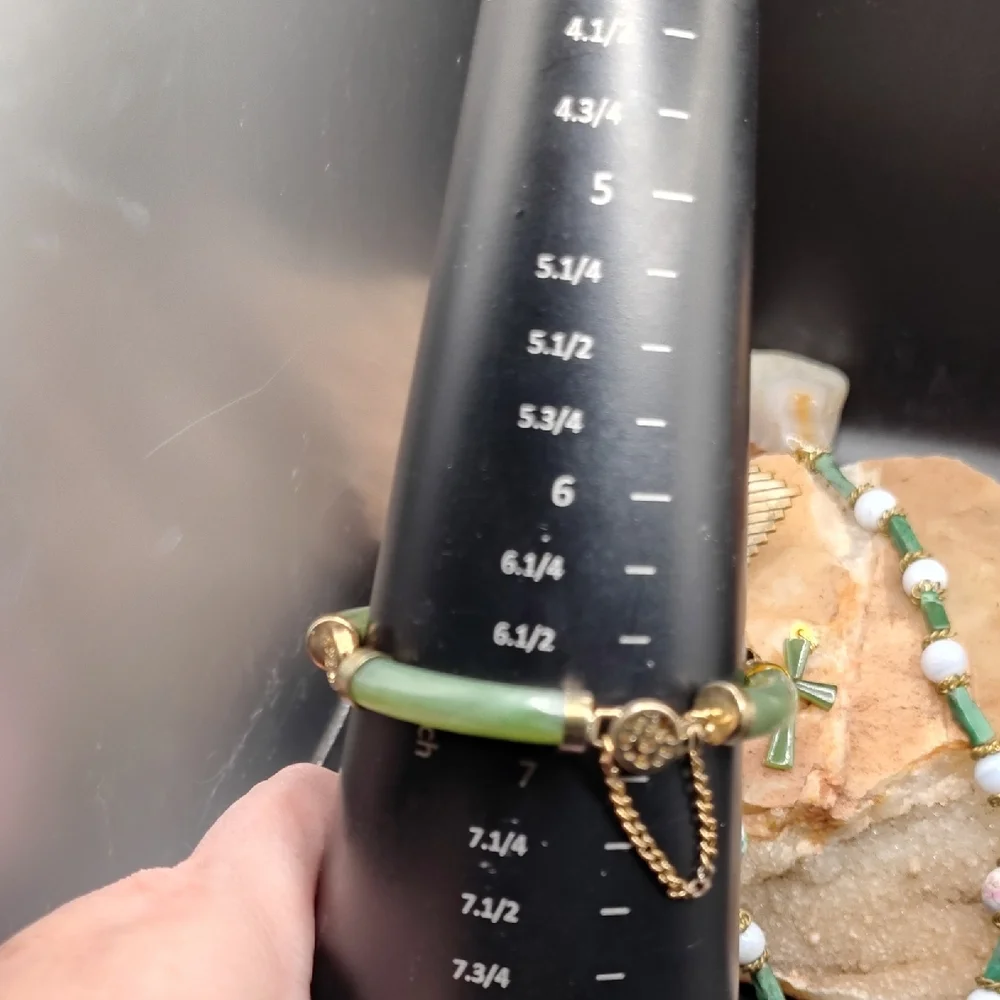 Green and Gold Tone, Jade And Quartz, Jewelry Set. Four Piece. - Picture 2 of 9